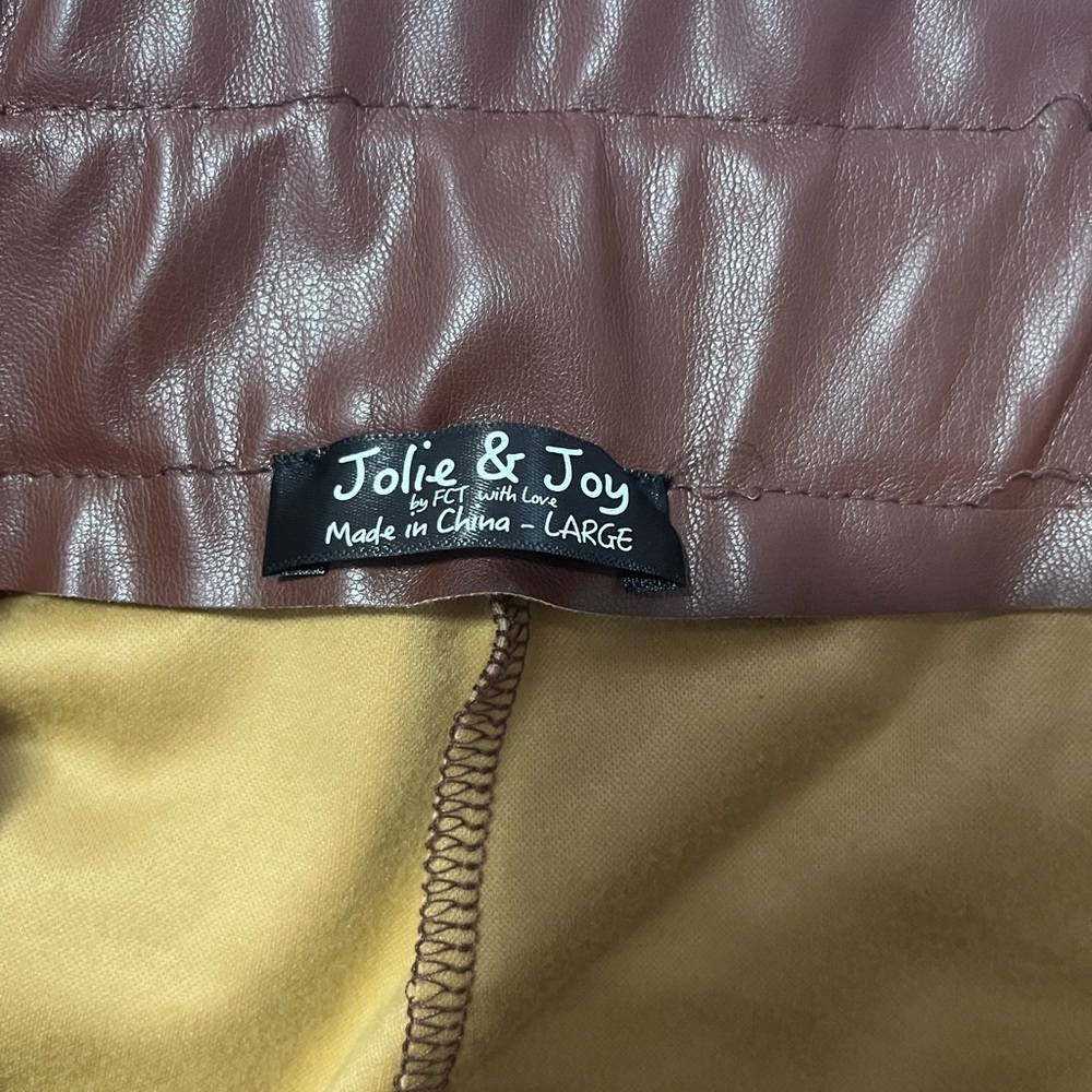 Shorts - Picture 4 of 4